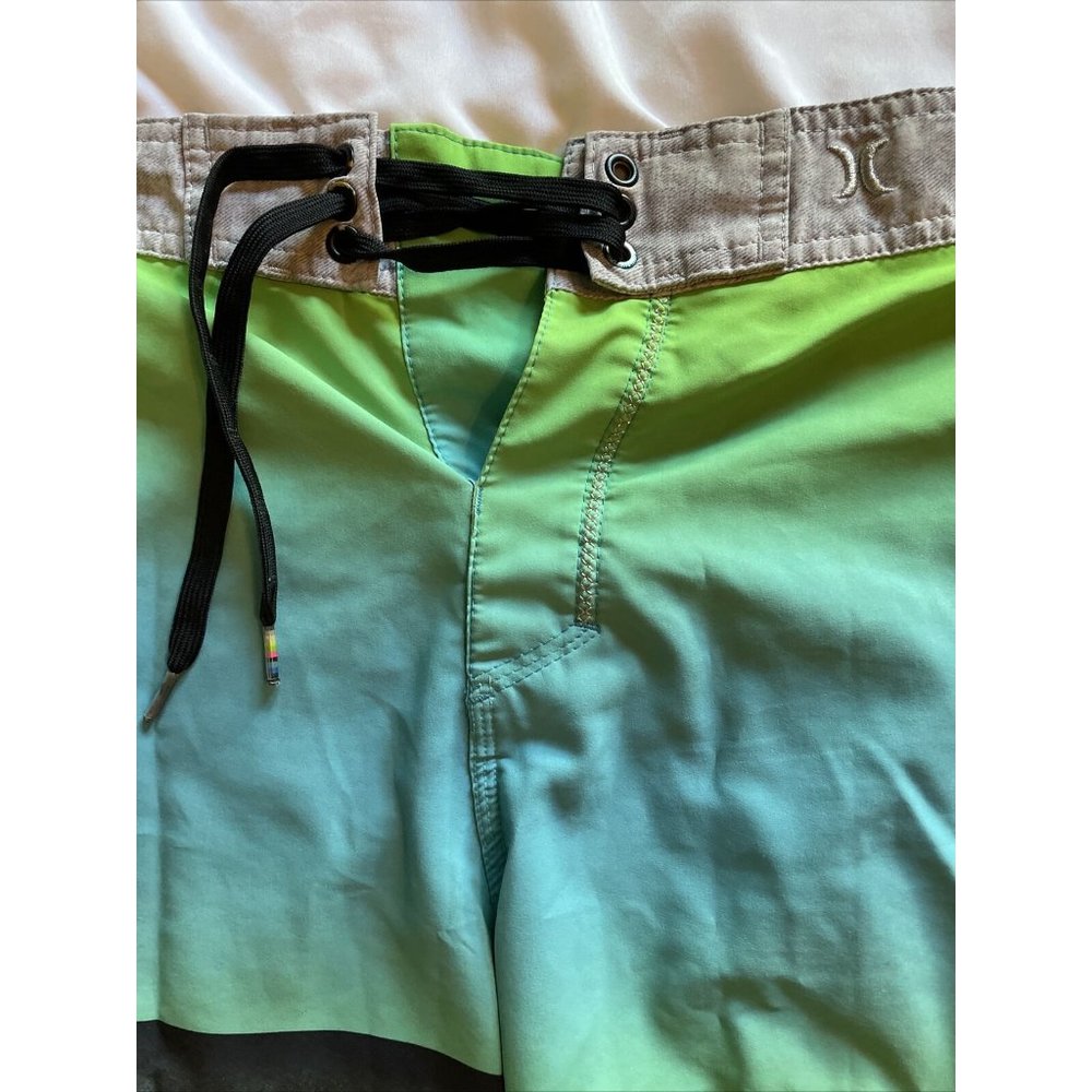 Hurley Phantom Swim Shorts Size 33 - Green/Blue